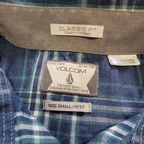 VOLCOM Plaid Button Down - Picture 4 of 5